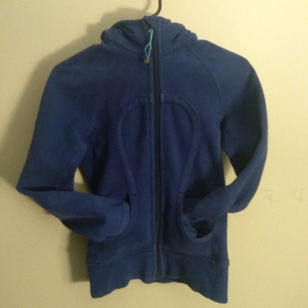 LULULEMON NAVY BLUE ZIP UP SWEATSHIRT SIZE S
